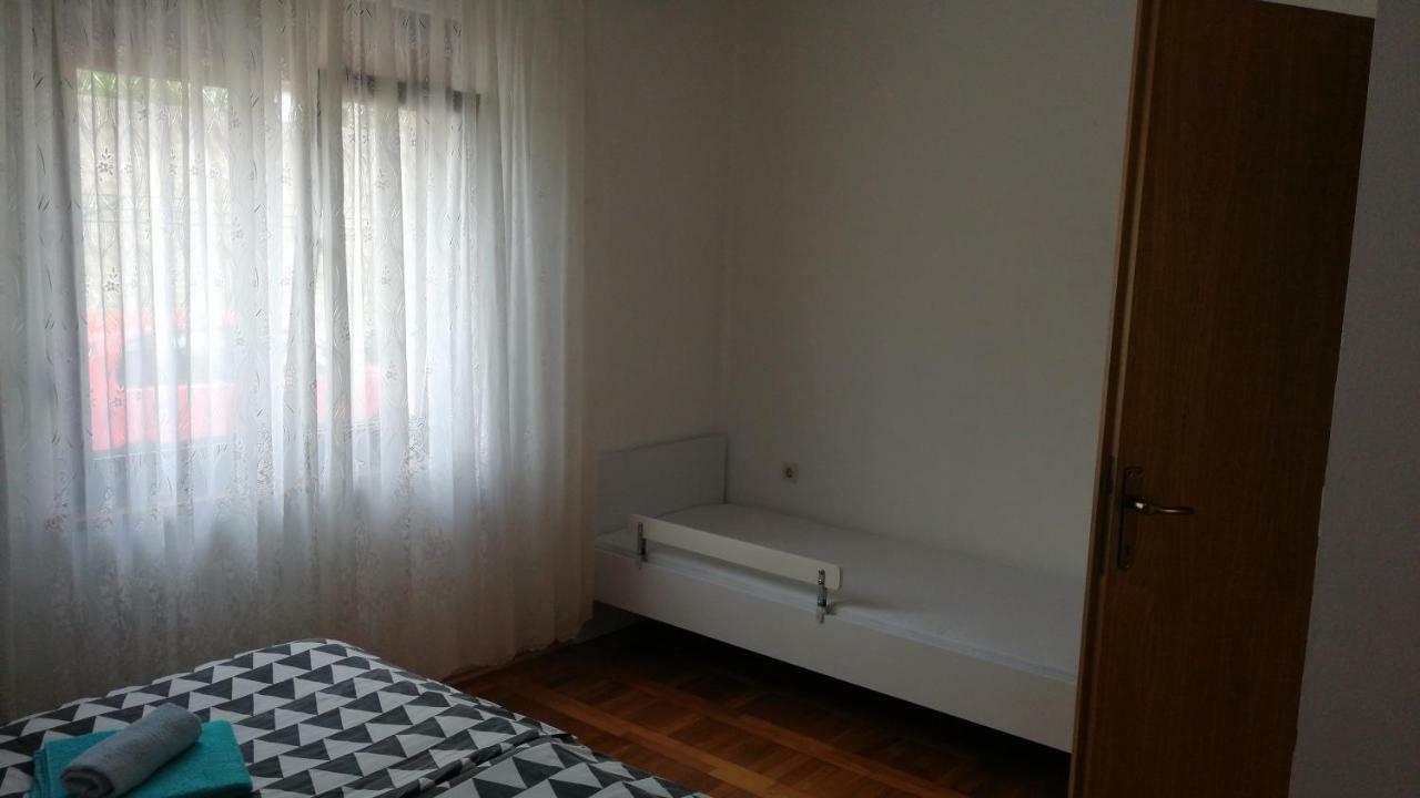Apartman Valentic Apartamento Jadranovo Exterior foto